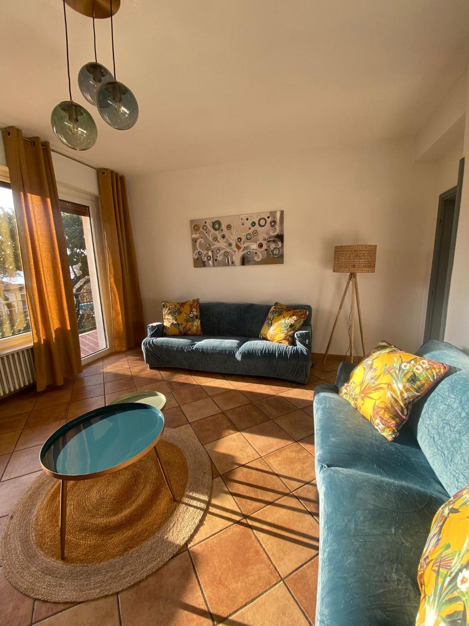 Oma Margareta Apartment ลีโมเนซุลการ์ดา ภายนอก รูปภาพ