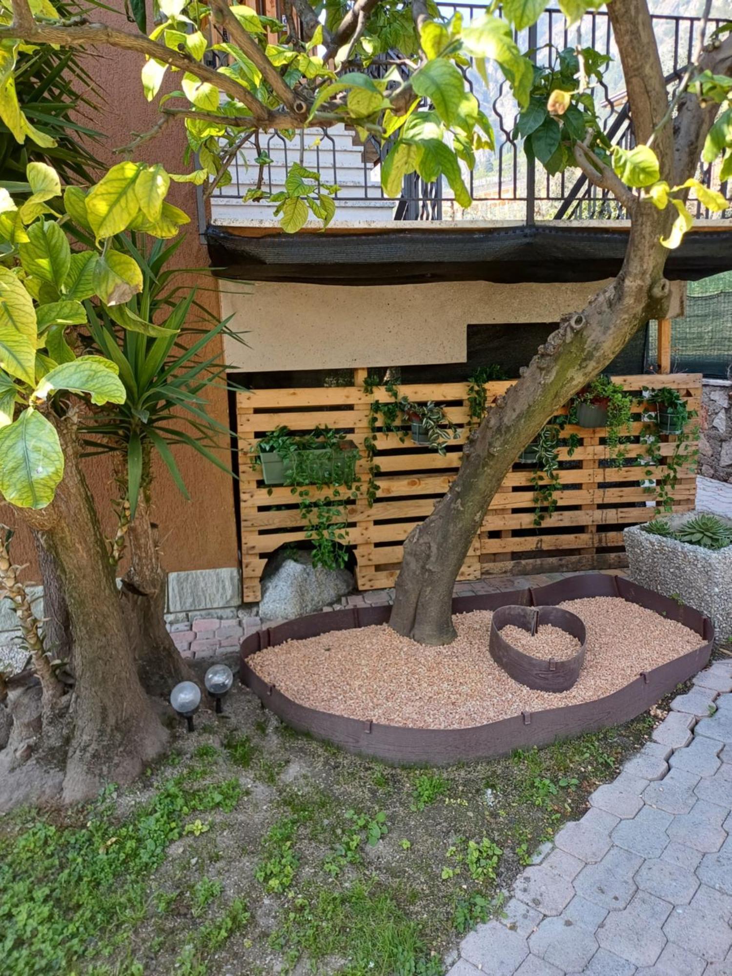 Oma Margareta Apartment ลีโมเนซุลการ์ดา ภายนอก รูปภาพ