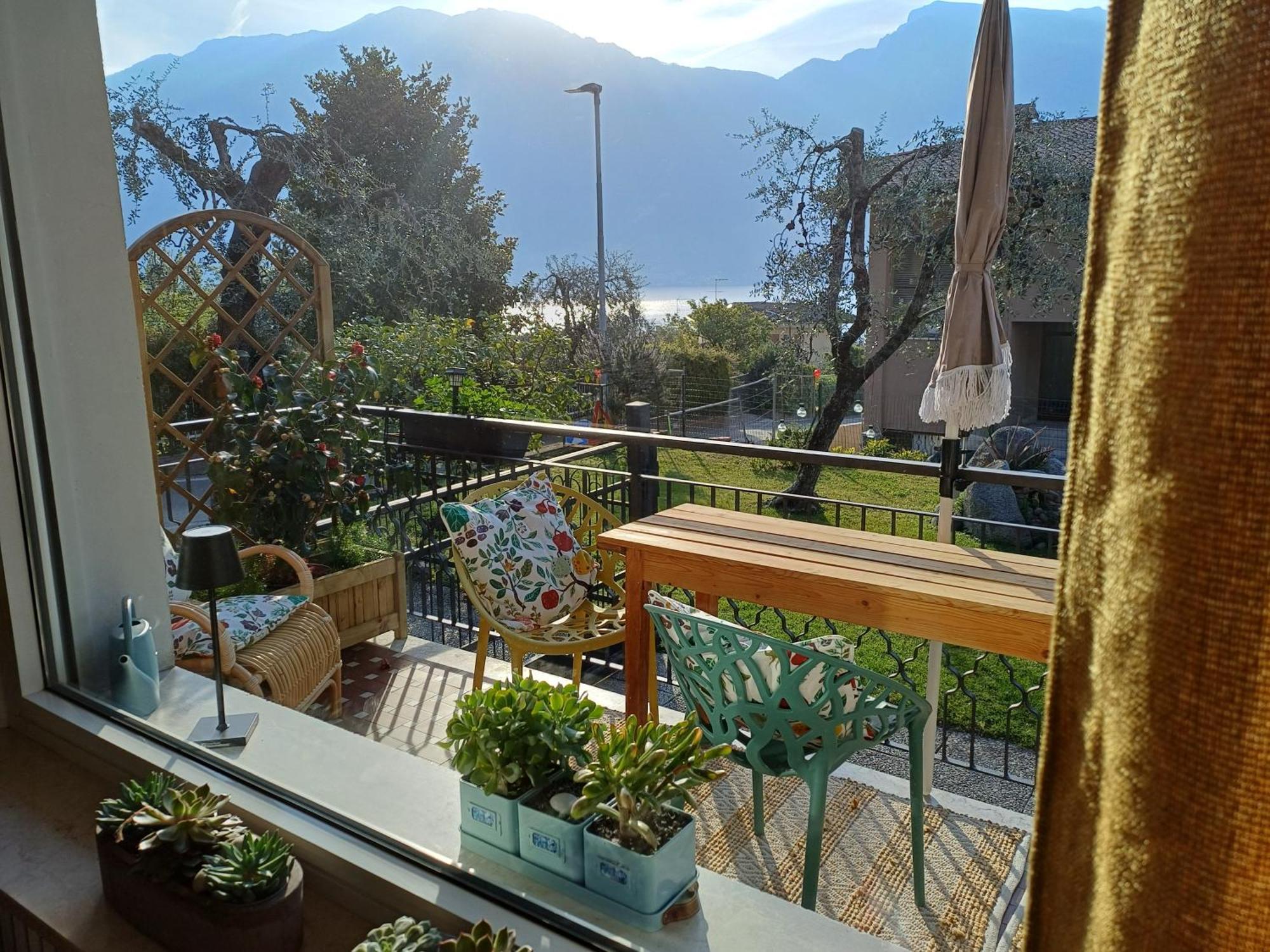 Oma Margareta Apartment ลีโมเนซุลการ์ดา ภายนอก รูปภาพ